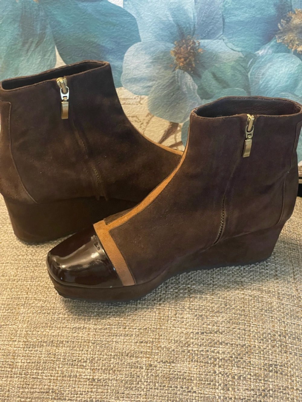 Devani a suede/ Italian leather bootie. EUC